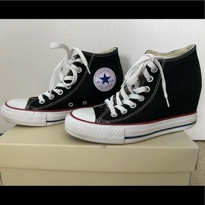 Converse Chuck Taylor All Star Lux Mid Wedge Sneaker